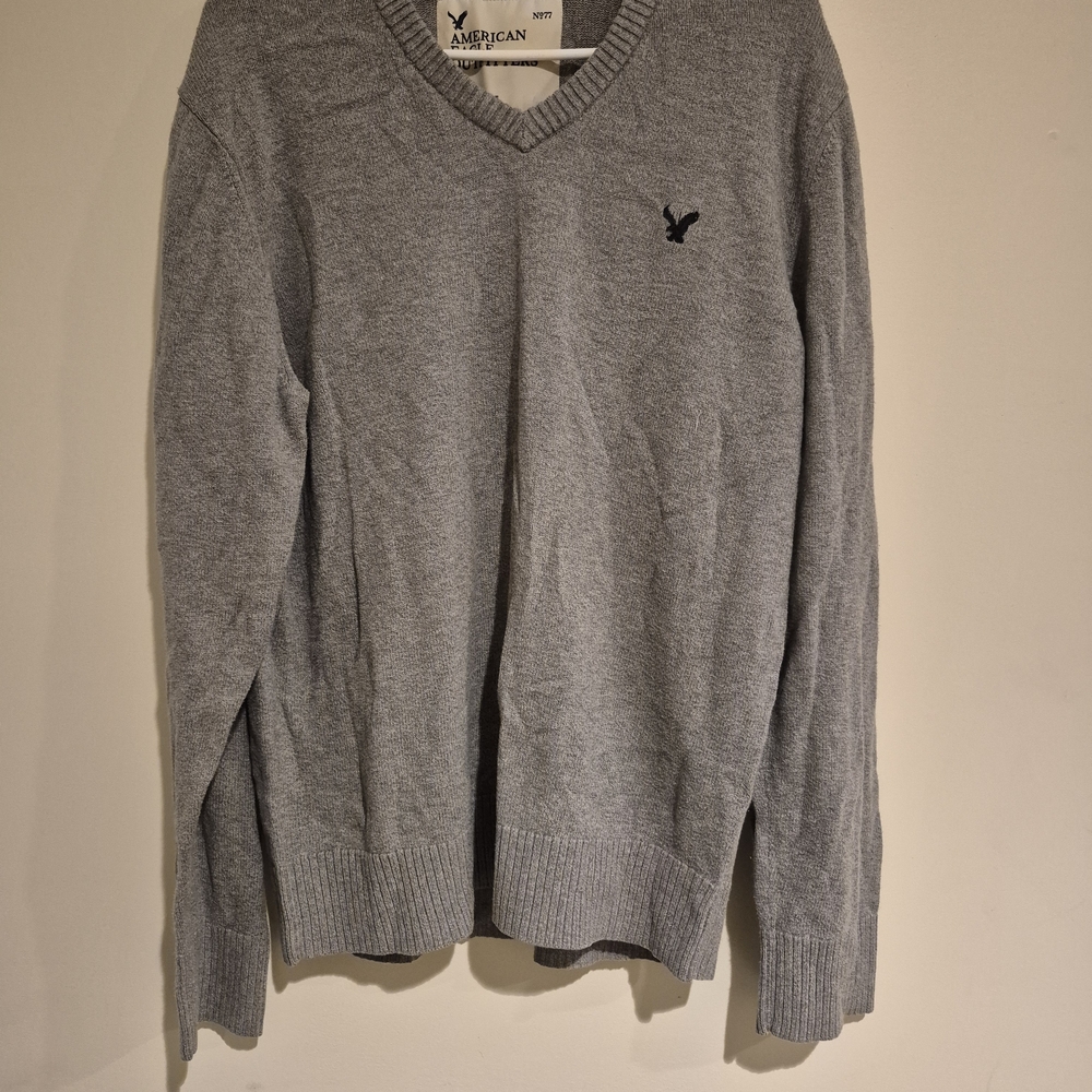 American Eagle Outfitters Men's V-Neck Gray Sweater